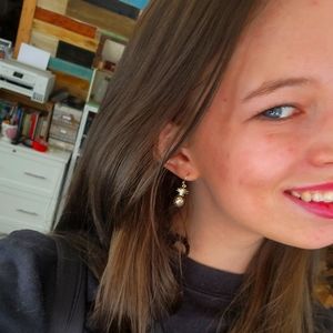 Meet your Posher, Abigail